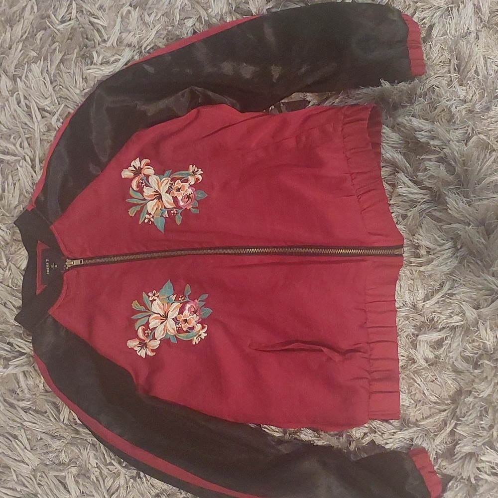 A silky Japanese flower zip-up jacket